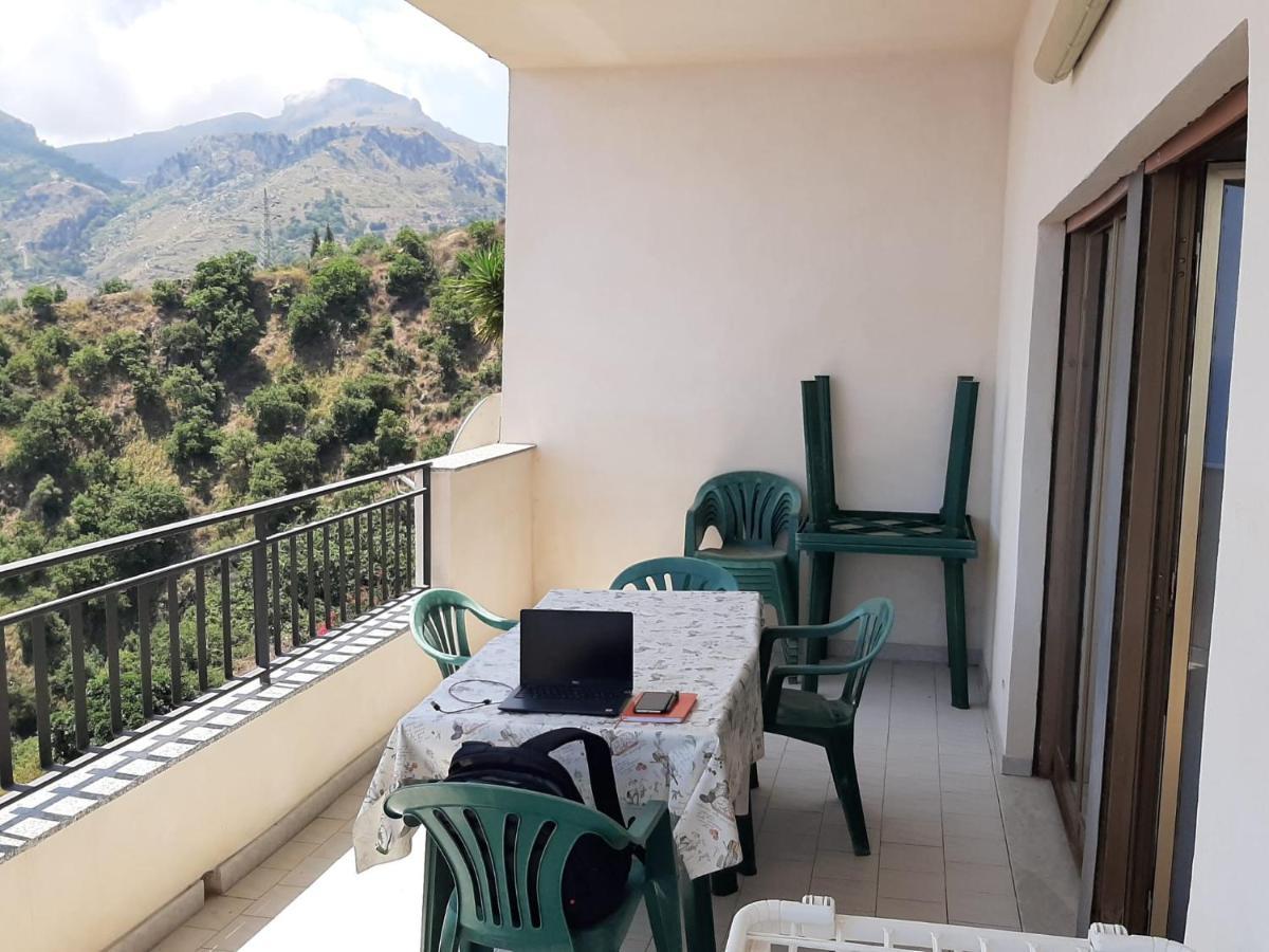Casa Vacanze Andreana Apartman Letojanni Kültér fotó