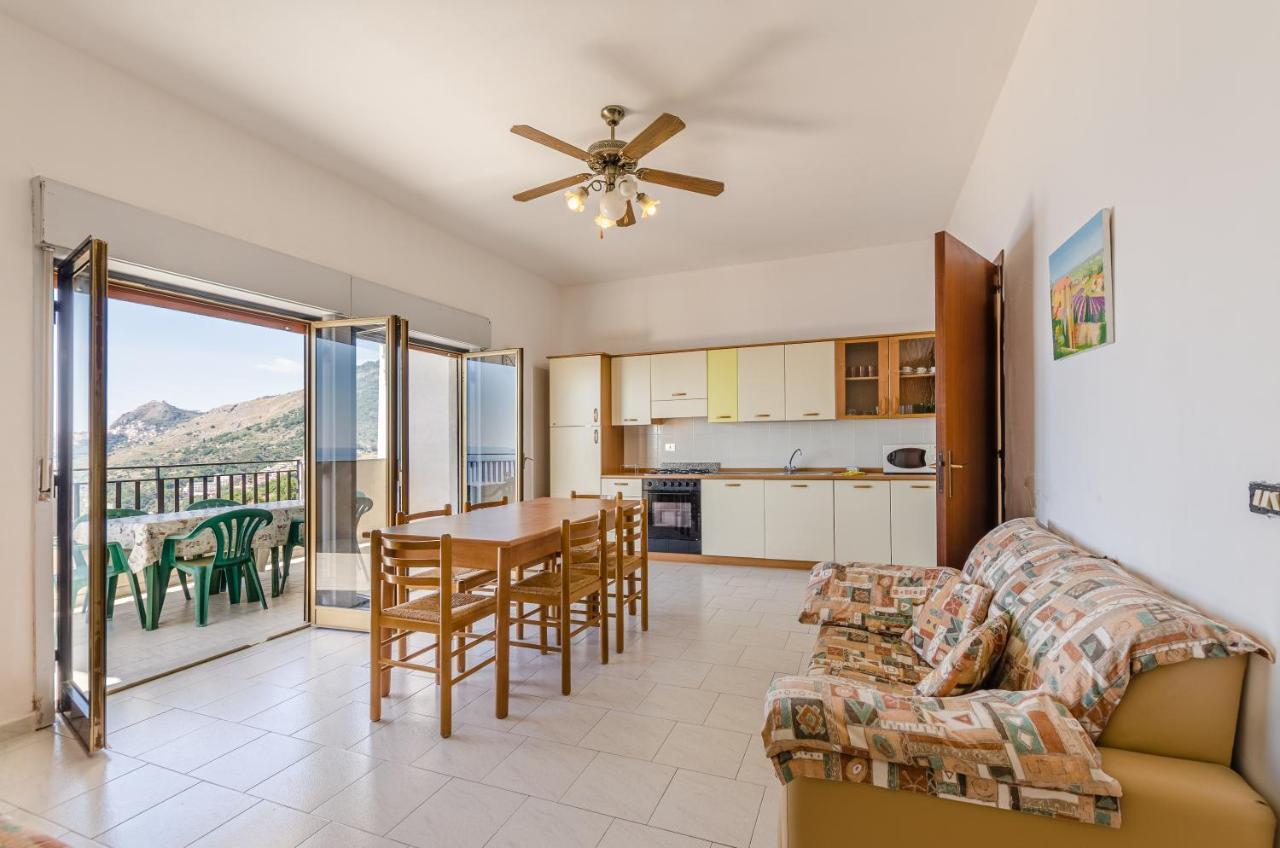 Casa Vacanze Andreana Apartman Letojanni Kültér fotó