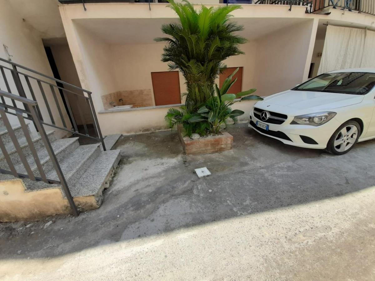 Casa Vacanze Andreana Apartman Letojanni Kültér fotó